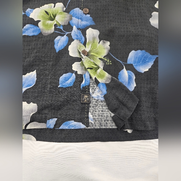 Tommy Bahama Small 100% Silk  Floral Pattern button-up shirt - Picture 2 of 10